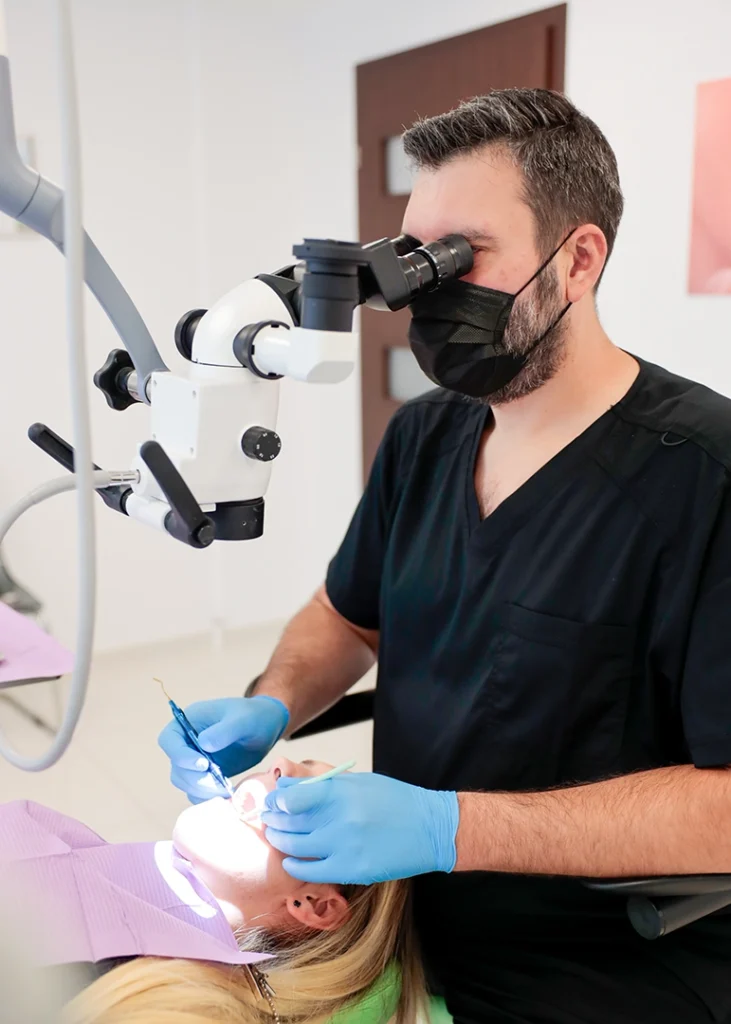 Stomatologia zachowawcza - wypełnienia pod mikroskopem