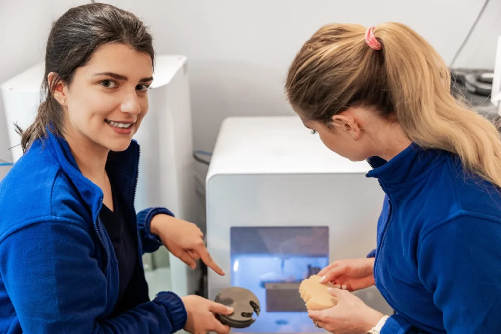 ceram shape pracownia-protetyczna-r-dent-copy-2048x1365